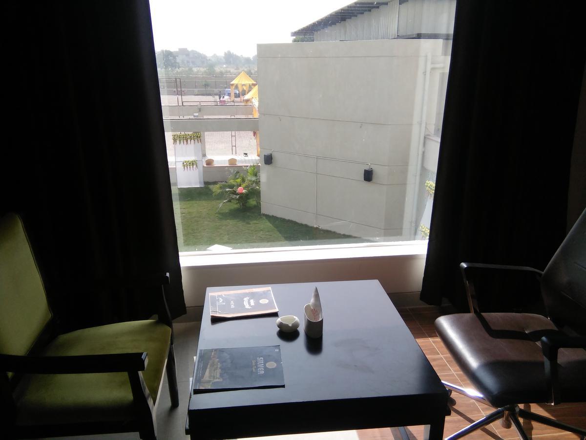 Silver Estate Resort Tikamgarh Esterno foto