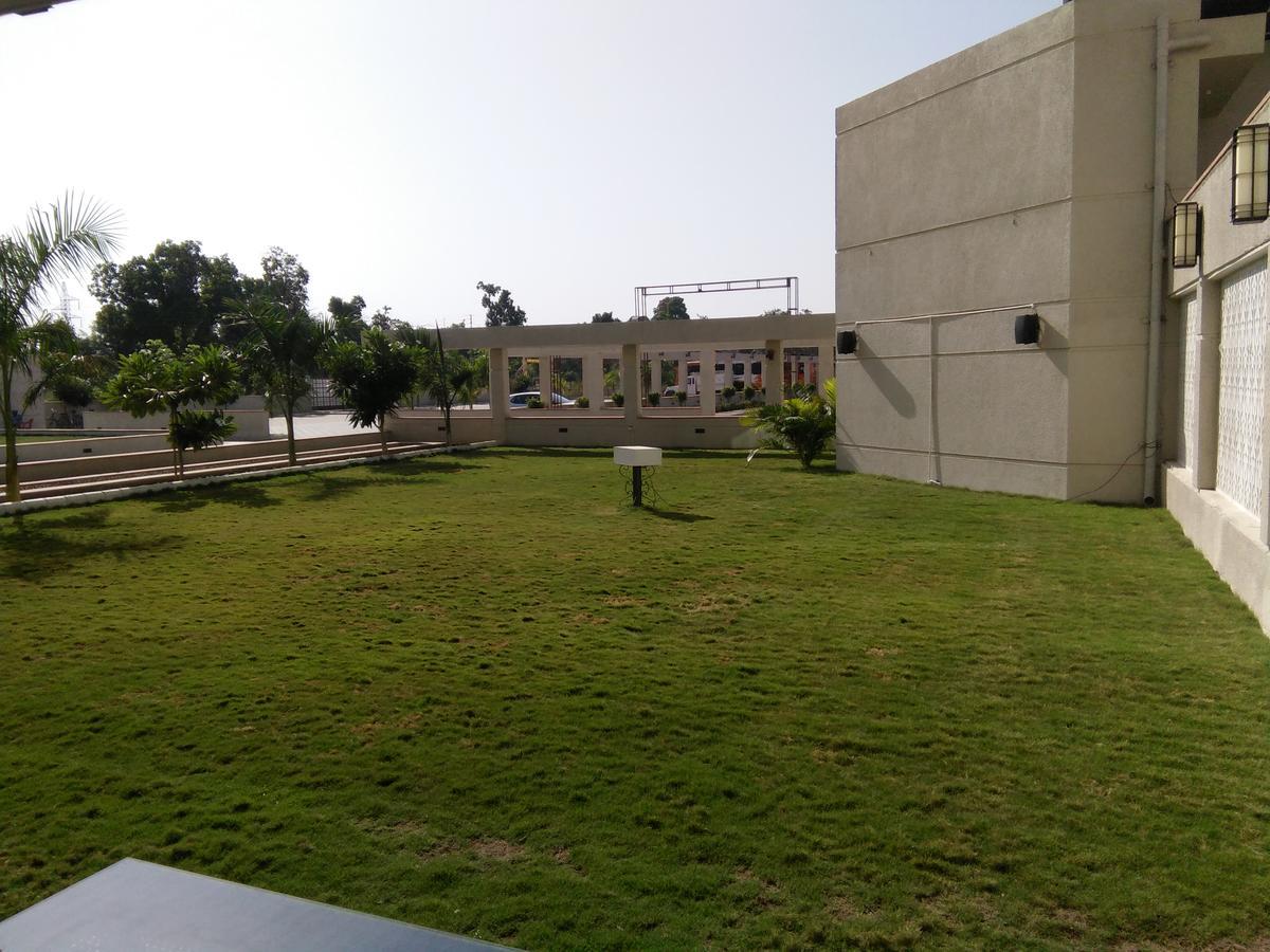 Silver Estate Resort Tikamgarh Esterno foto