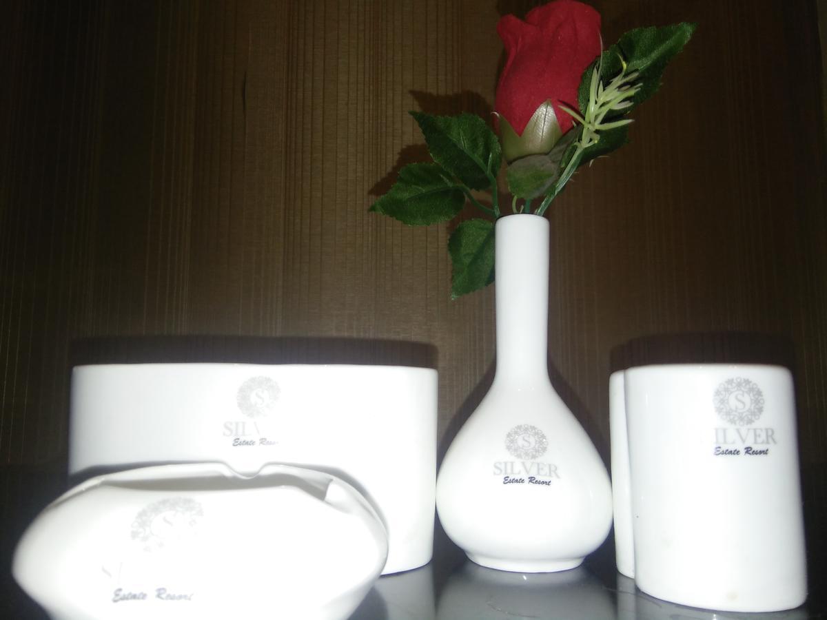 Silver Estate Resort Tikamgarh Esterno foto