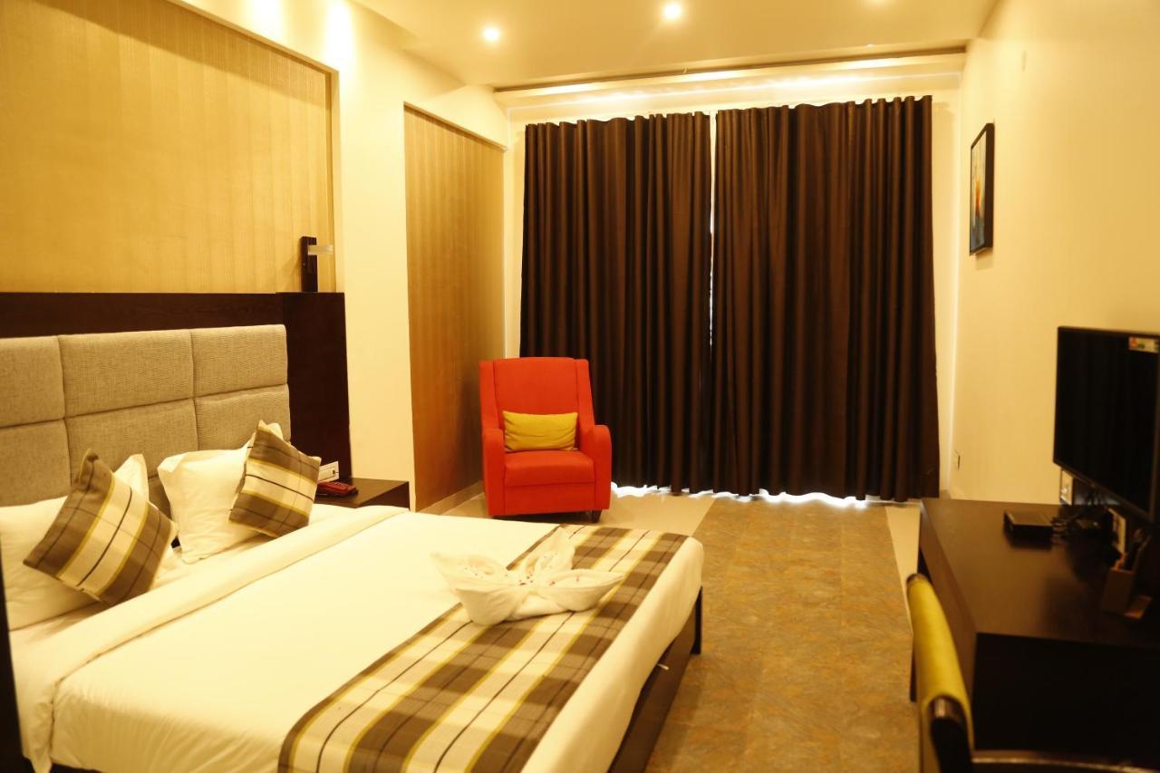 Silver Estate Resort Tikamgarh Esterno foto